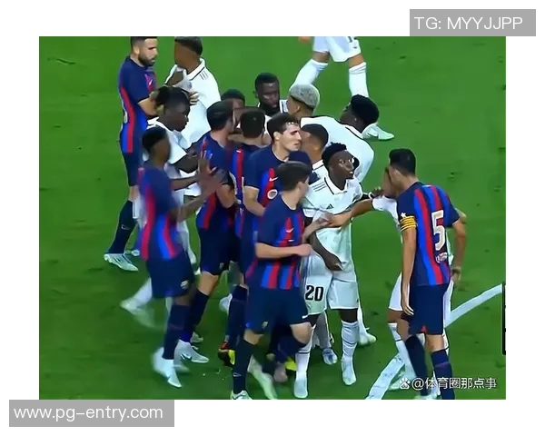 友谊赛精彩回顾：AC米兰大胜巴萨神扑瞬间引发全场欢呼